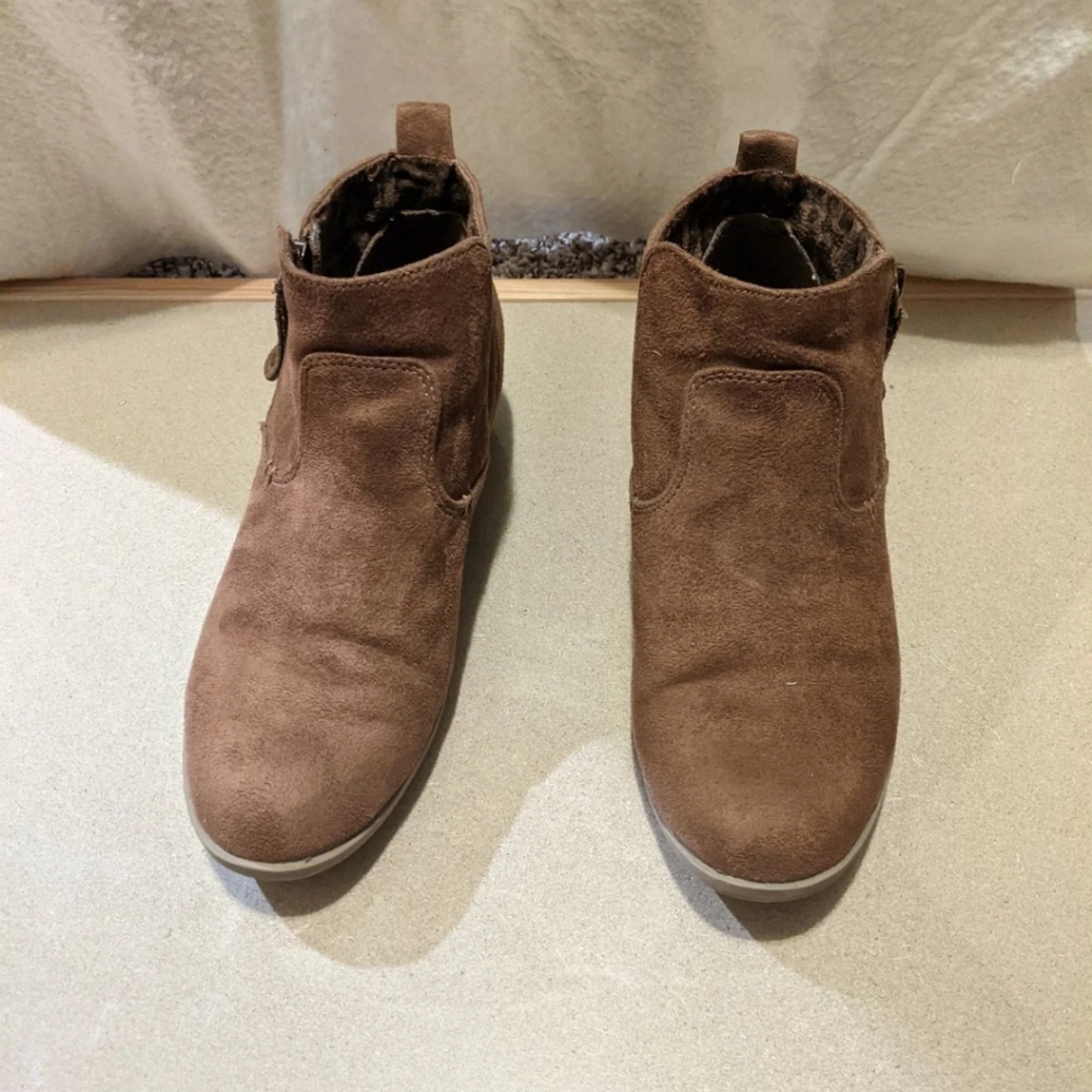 Booties - Picture 5 of 7